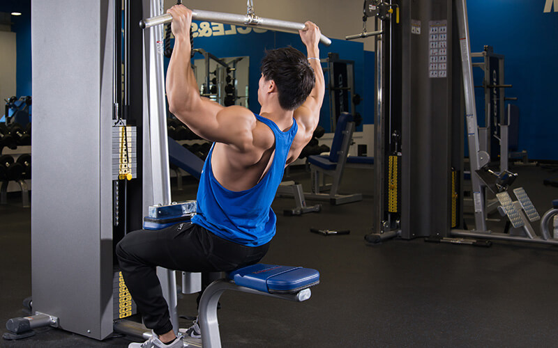M&S Athlete Performing Pulldowns