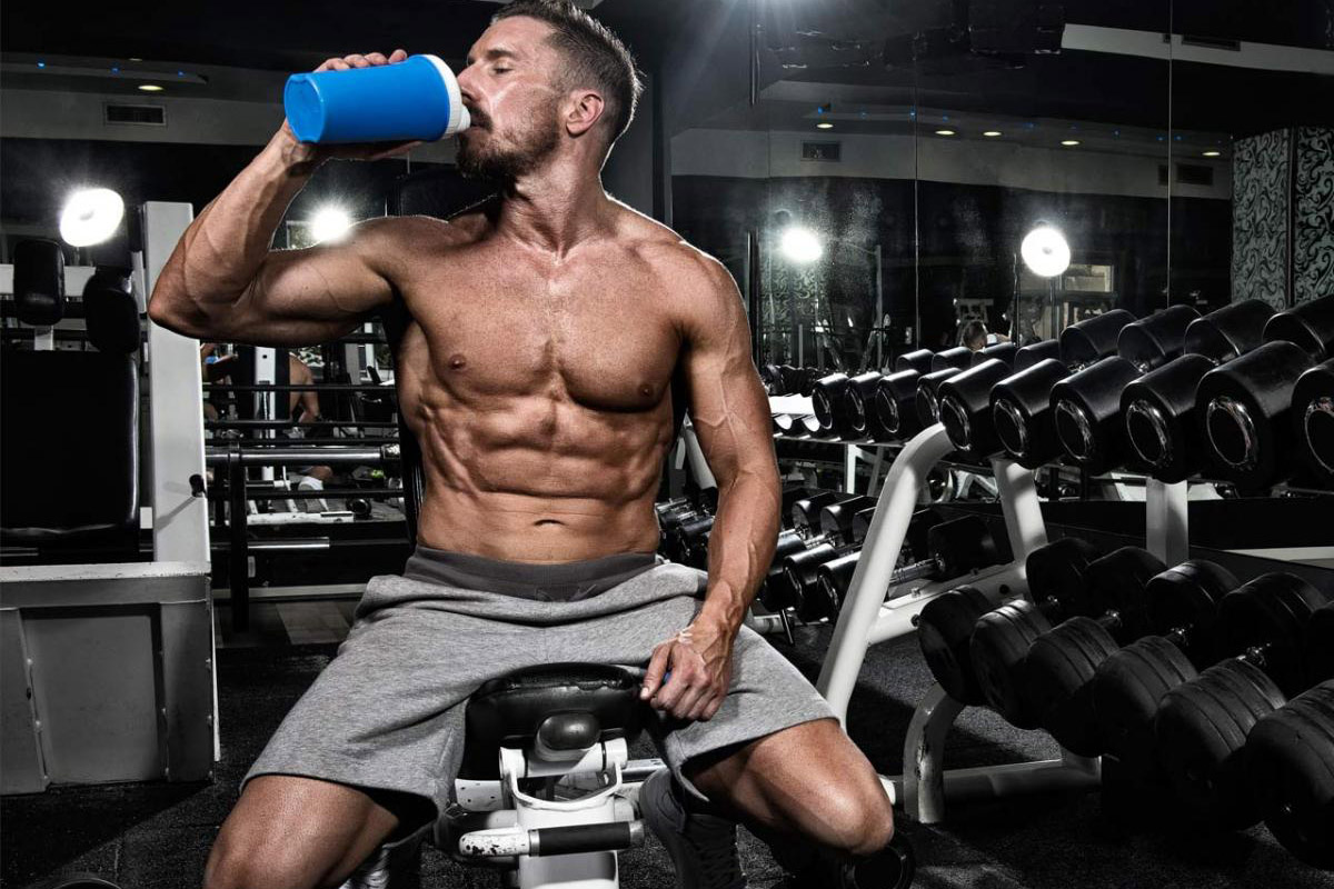 5 drink a shake during training 10 ways to build muscle faster 1280 drinking protein.0